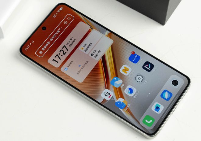 发布三个月从3199元跌到2294元6100mAh+120W3nm旗舰怎么了？