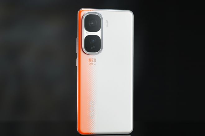 发布三个月从3199元跌到2294元6100mAh+120W3nm旗舰怎么了？(图5)
