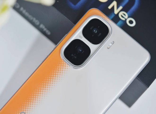 发布三个月从3199元跌到2294元6100mAh+120W3nm旗舰怎么了？(图6)