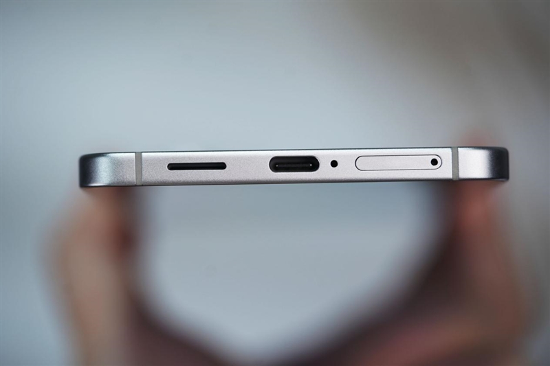 终于又见轻薄旗舰机！三星GalaxyS25Edge全面评测：也许这才是智能手机的本质(图8)