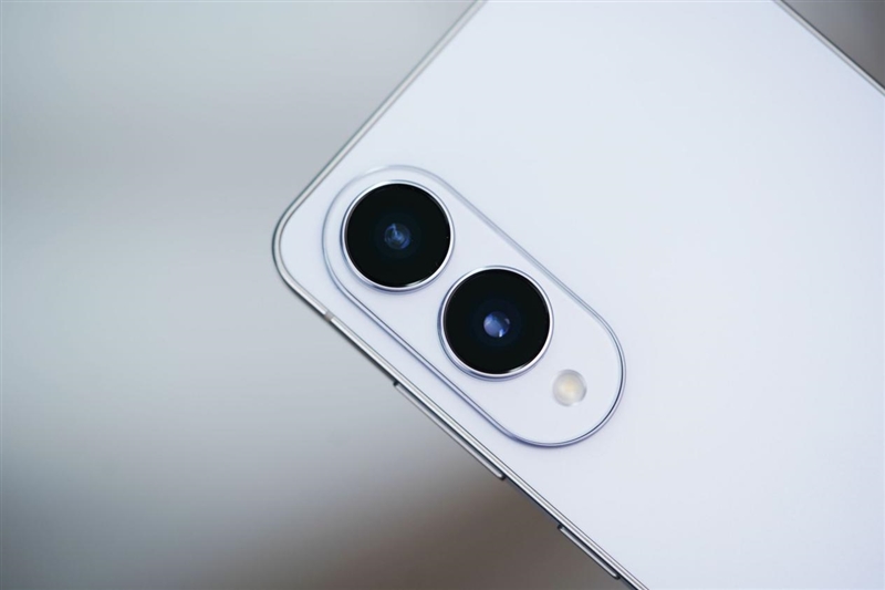 终于又见轻薄旗舰机！三星GalaxyS25Edge全面评测：也许这才是智能手机的本质(图4)