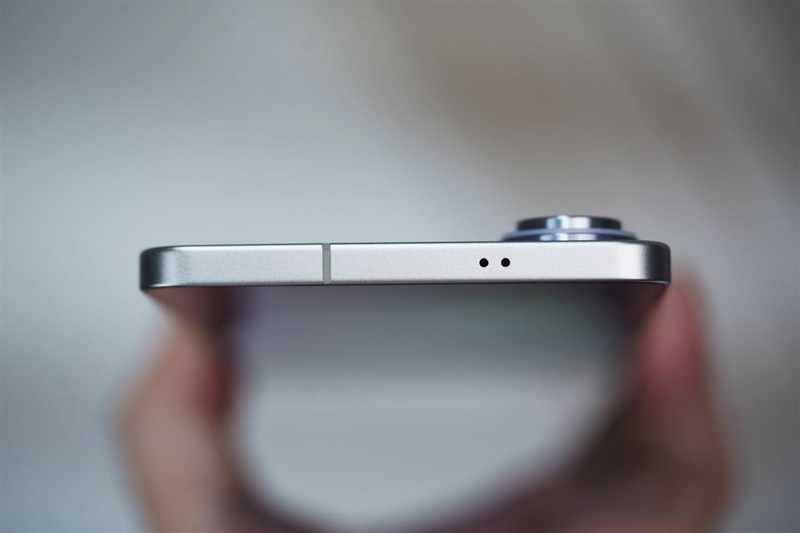 终于又见轻薄旗舰机！三星GalaxyS25Edge全面评测：也许这才是智能手机的本质(图7)