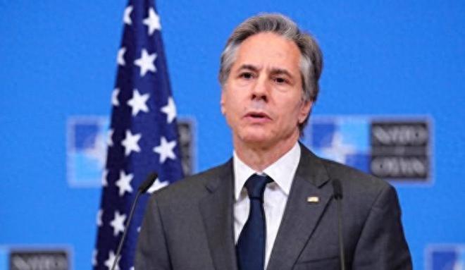 让中国造不出芯片？荷兰下狠手禁售光刻设备这是要逼死ASML