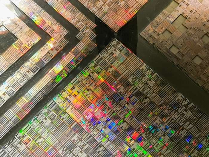 英伟达Rubin芯片或于明年下半年量产高功耗芯片推动液冷产业爆发