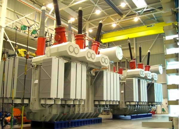 马斯克的预言成真！全球争抢的不是芯片是中国20万一台的变压器(图8)