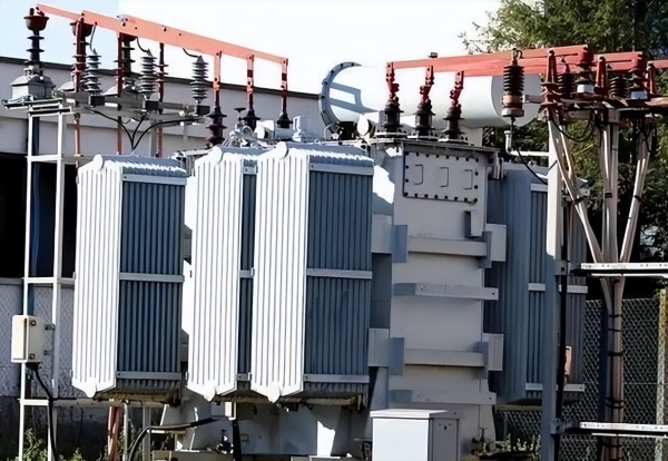 马斯克的预言成真！全球争抢的不是芯片是中国20万一台的变压器(图10)